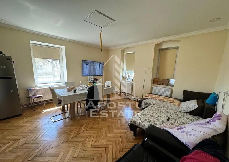 Casa cu piscina si 5 camere in Dinias - 11