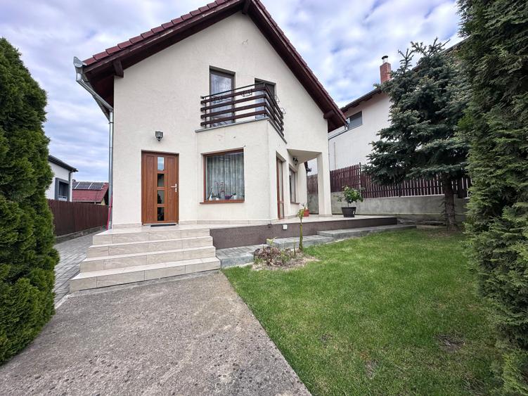 Casă individuală cu 4 camere cu Canalizare în Mănăștur