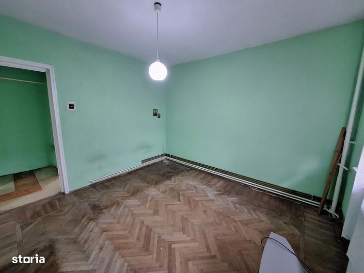 Apartament cu balcon si gradina, centrul Bacaului - 1