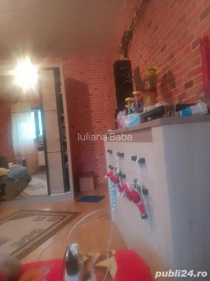 Vand apartament doua camere Vand apartament doua camere