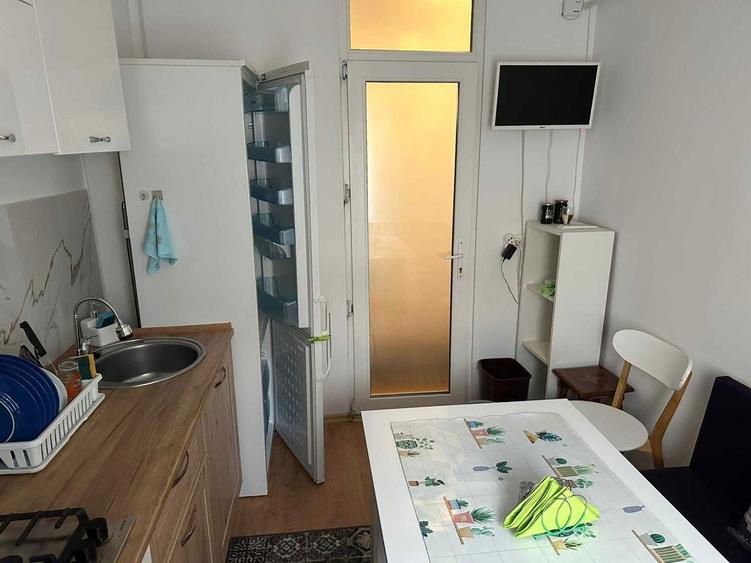 Inchiriere apartament Craiovita Noua - 5