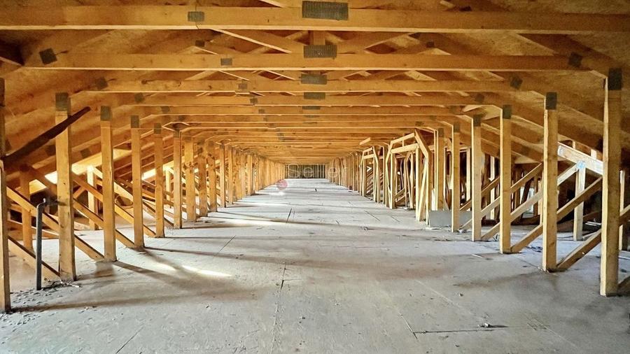 Spatiu Comercial cu Multiple Functionalitati - 19