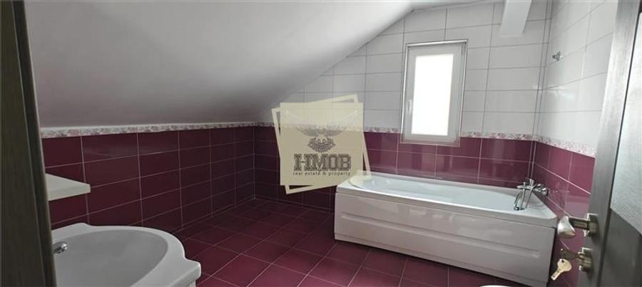 Apartament la mansarda 3 camere  zona Calea Cisnadiei - 3