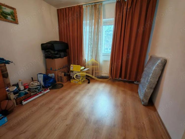 Inchiriez apartament 3 camere semidecomandate, etaj 1, zona Narcisa - 5