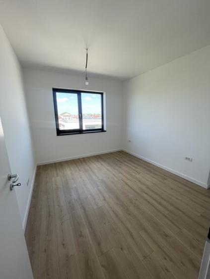 3 camere, Bucatarie separata, Bloc superb - 4