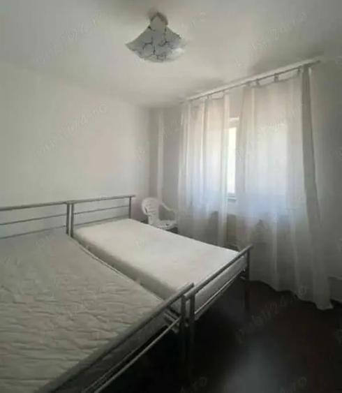 A 46 Proprietarul vinde in Bacau , Bistri?a Lac, etaj 1 , apartament confort 1 ,4 camere, - 2