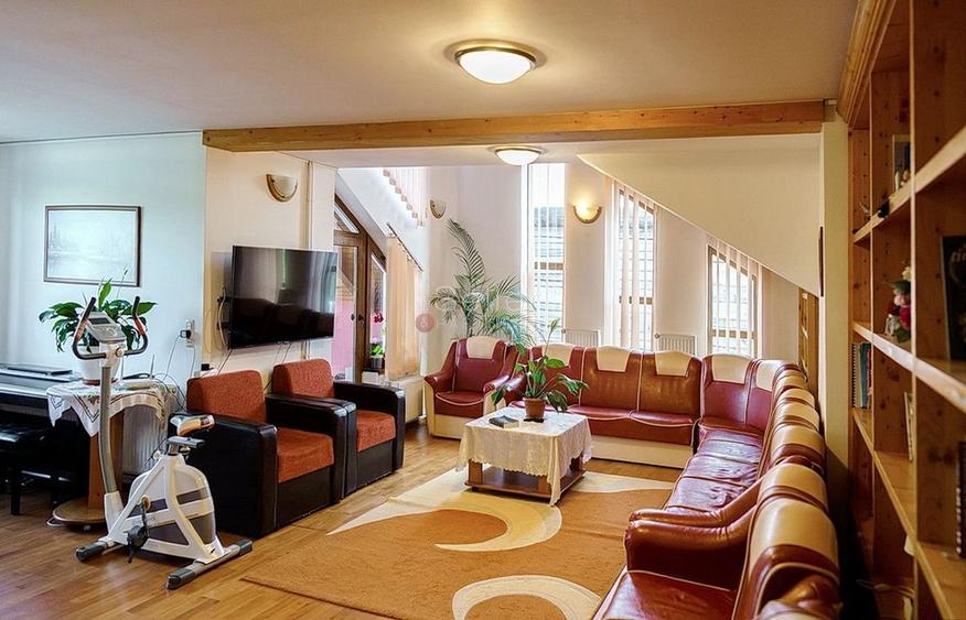 Complex de Vile cu Destinatii Multiple - 41