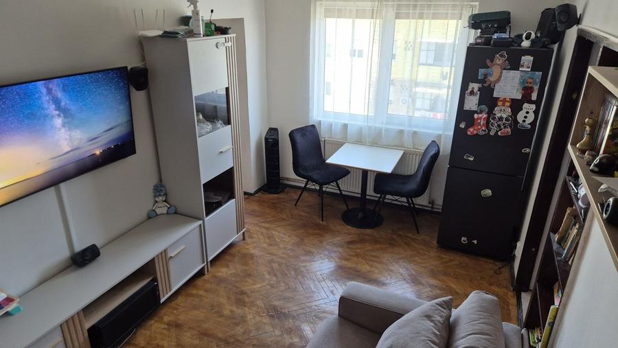 Vand Apartament la CHEIE !!! 2 camere - 5