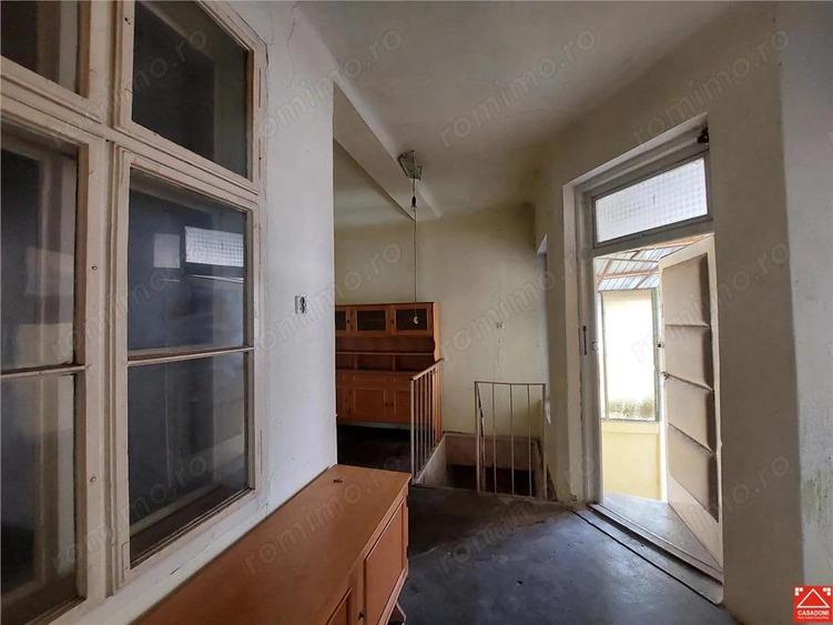 Casa cu spatiu comercial, zona Intim - 10