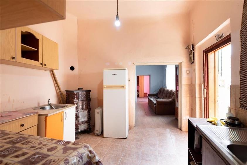 RECO, Casa din caramida, Zona Velenta, Oradea - 4