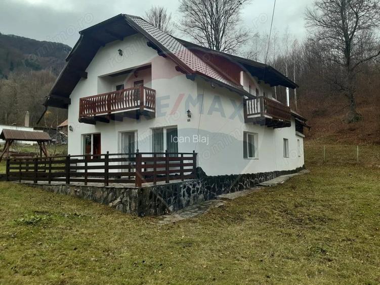Casa / Vila cu 7 camere de vanzare in zona Bran-Tohanita