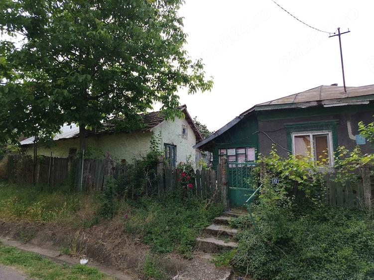 Casă cu 4 camere cu Teren 1500 Mp în Ulmu