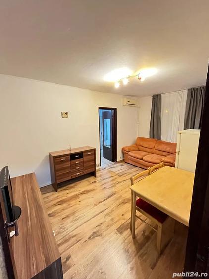 Proprietar Inchiriez apartament 2 camere, zona Pia?a Doina - 1
