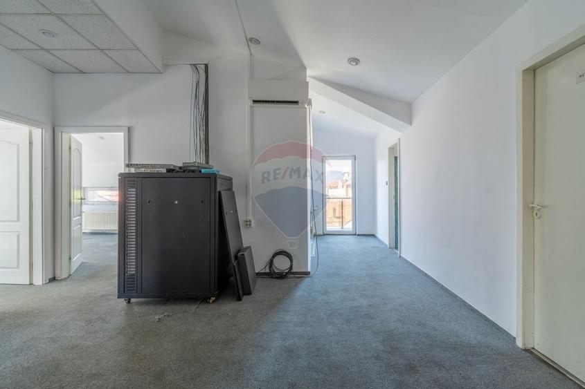 Casa cu 12 camere de inchiriat, Str. Traian - 20