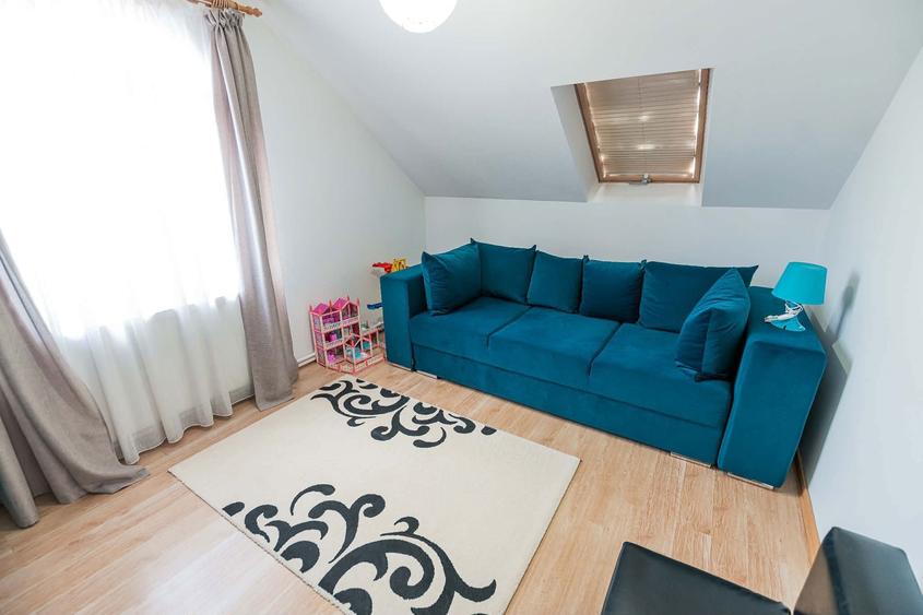 Casa de vanzare 4 camere - 6