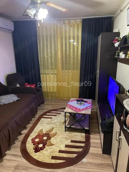 Vand apartament 2 camere conf 2 zona Zetari
