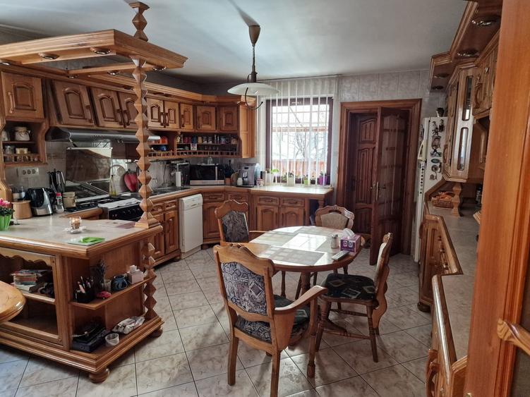 De Vanzare Casa (vilă) Burdujeni - 12