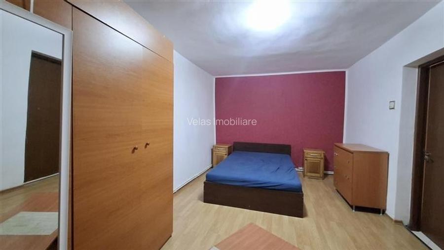 Garsoniera parter, CT, libera, zona Lic Unirea