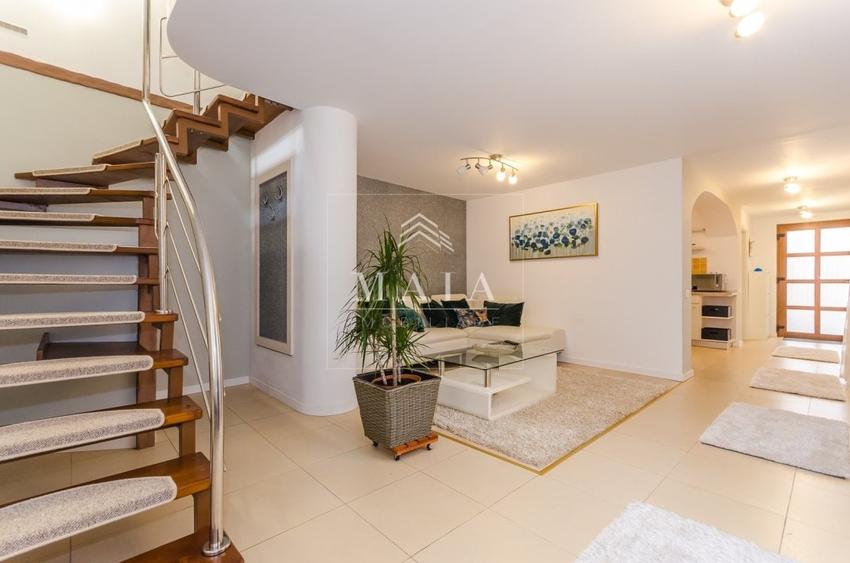 Casa 3 camere, renovata, 2 bai, terasa, Lupeni-10 min de Centru - 2