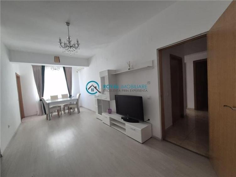 Royal Imobiliare - Vanzare apartament 3 camere zona 9 Mai - 2