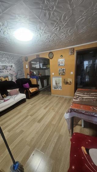 casa cu etaj la mamsarda - 2