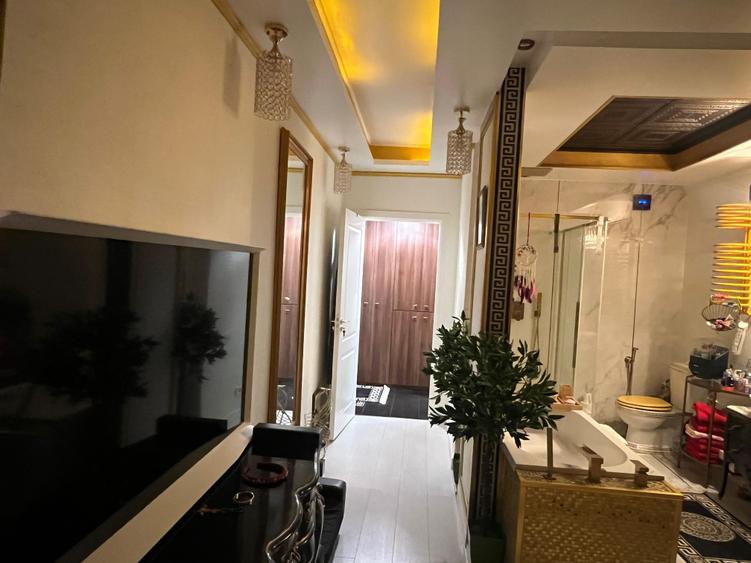 Vanzare Apartament cu 3 Cam | Mobilat / Utilat LUX - 2 Bai | 2 Loc Parcare | Box - 5