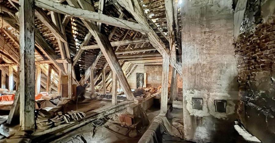 Pod spai?os, transformabil in apartamente, 285 mp, Pia?a - 8