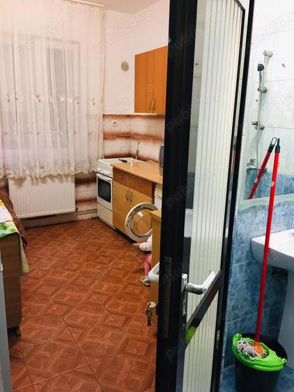 Inchiriez garsoniera in zona UMT - 4