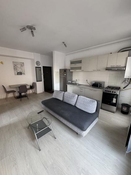 Apartament cu 2 camere semidecomandat în Central