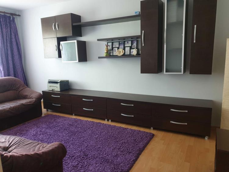 Inchiriez apartament 3 camere 9 Mai - 1