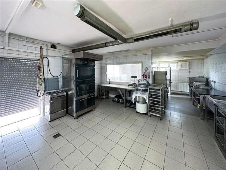 VANZARE SPATIU COMERCIAL CU LABORATOR PRODUCTIE, ULTRACENTRAL IN BRASOV - 7