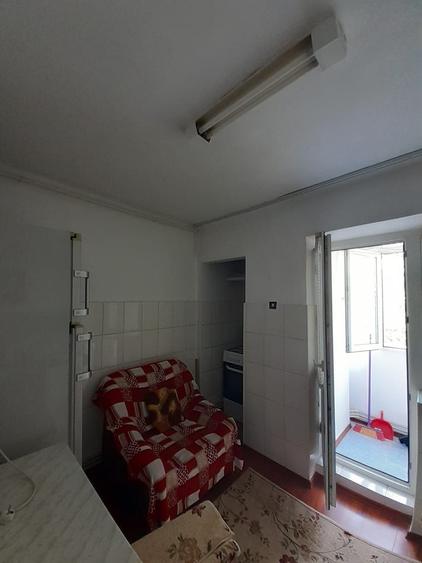 Vand garsoniera decomandata, 37 mp utili - 6