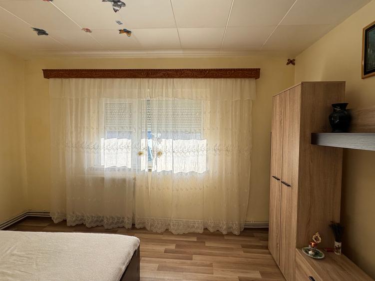 2 cam, 58 mp, etaj 3, zona Zahana - str. Toamnei - 12