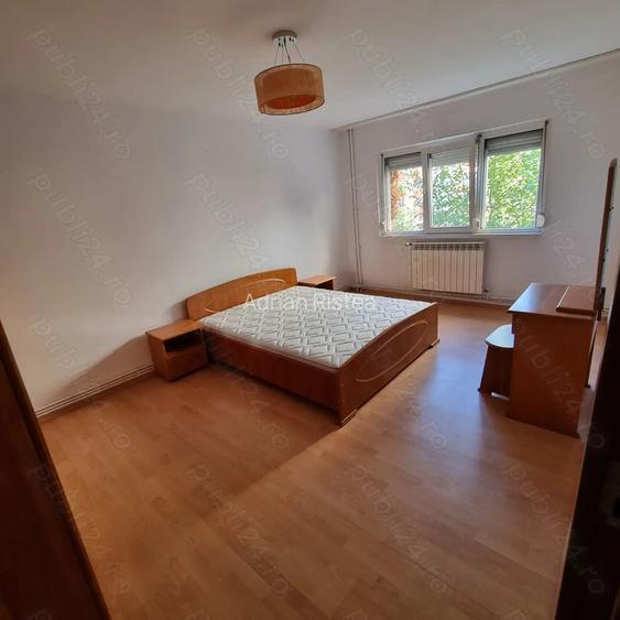 Proprietar, vand 3 decomandate Rovine et 2