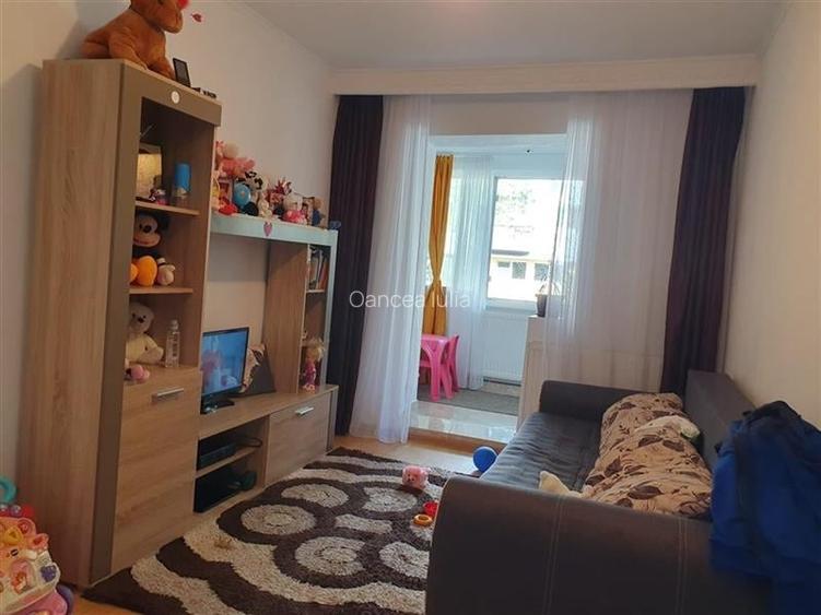 Apartament cu 2 camere decomandat în Războieni