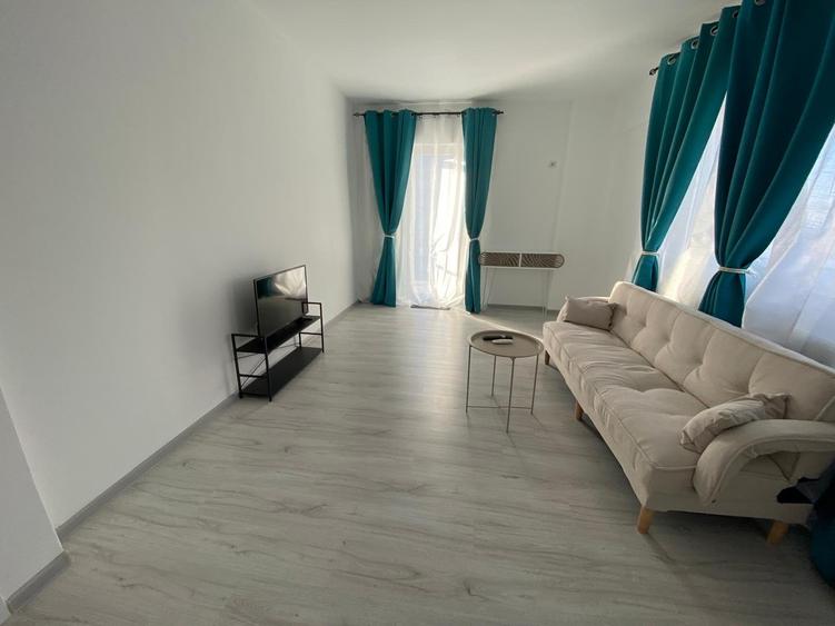 DE INCHIRIAT! Apartament 2 camere decomandat 60 mp , Sector 4 - 11