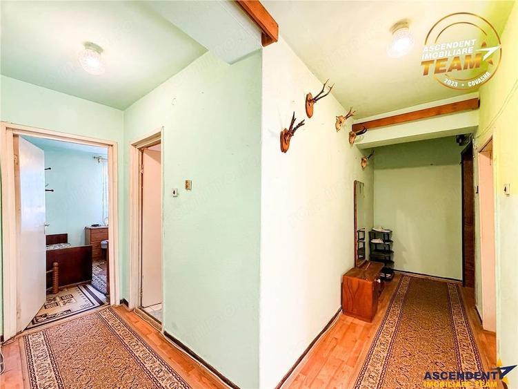 Apartament cu 3 camere decomandat în Malnaș