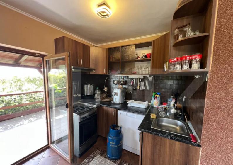 Casa de vanzare, cu 3 camere, 100 mp, zona Odoreului - 10