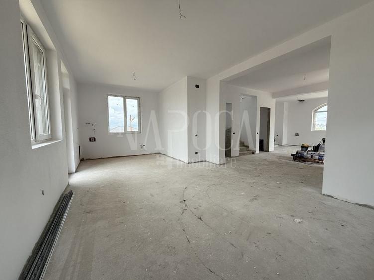 Casa 4 camere de vanzare in Dezmir - 2