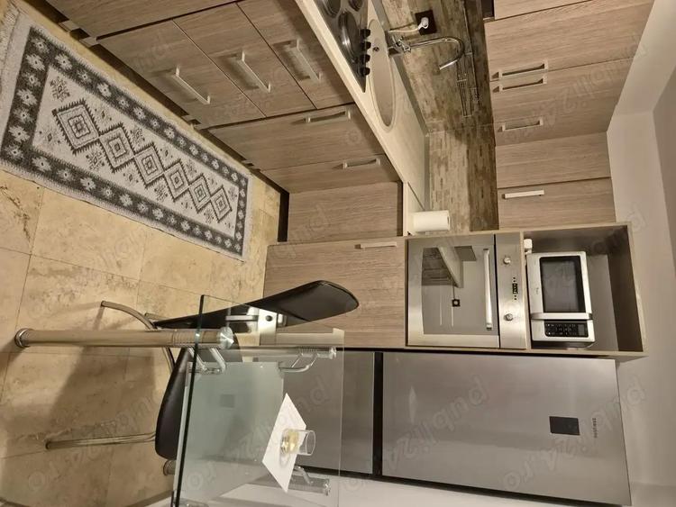 Apartament cu trei camere de inchiriat, zona lini?tita - 1