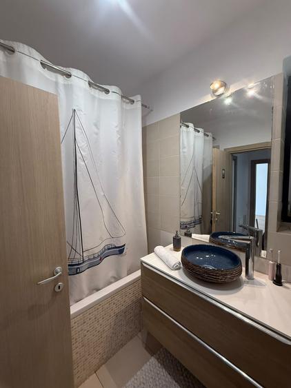 Apartament cu 2 camere semidecomandat, mobilat în Băneasa
