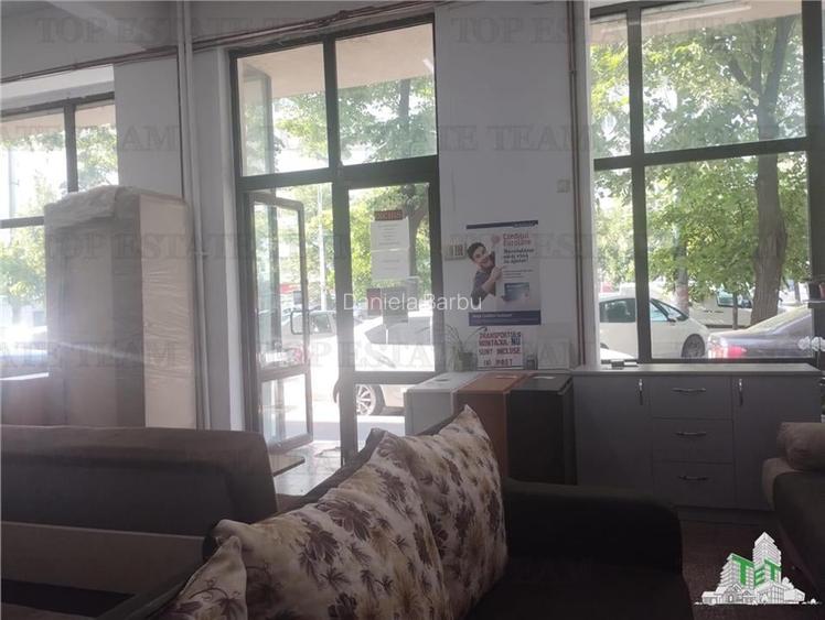 Spatiu comercial de inchiriat cu deschidere generoasa la bulevard in Pantelimon Spatiu comercial de inchiriat cu deschidere generoasa la bulevard in Pantelimon