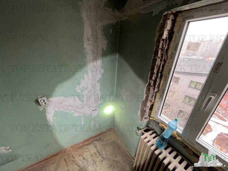 2 garsoniere adiacente la rosu pe Calea Grivitei, etaj 4 - 15