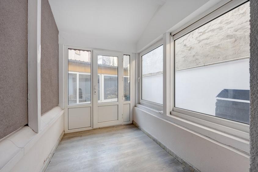 Vila cu arhitectura distincta, 7 camere, renovata, intr-o locatie exclusivista - 20