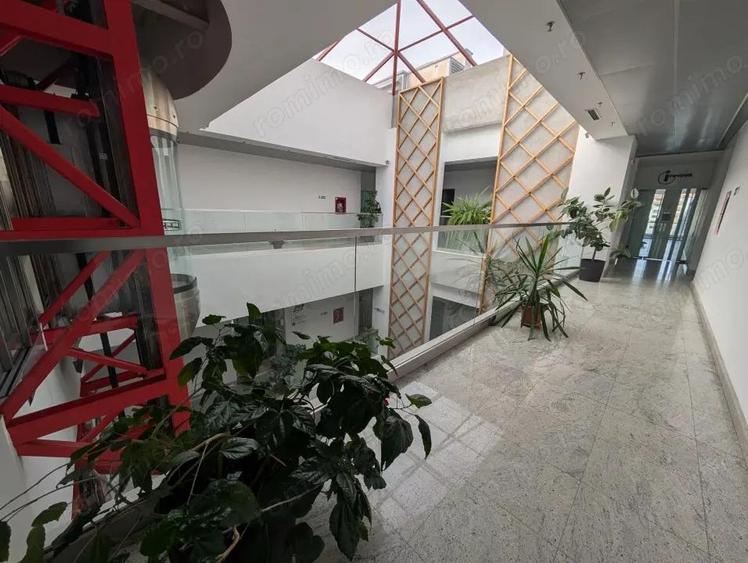 Spatiu 30AVENUE, asigurari, consultanta , servicii - 11