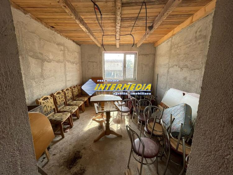 Casa de vanzare Alba Iulia zona Centru cu 5 camere  teren aferent casei 370 mp - 2