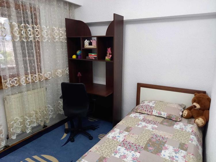 Apartament cu 4 camere decomandat în Lehnești