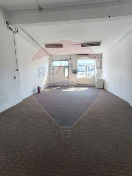 Spatiu comercial de inchiriat - 10