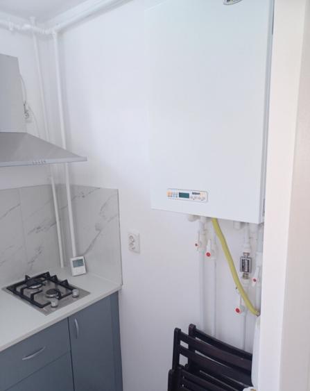 Inchriez apartment cu o camera zona Pia?a Darmanesti - 6