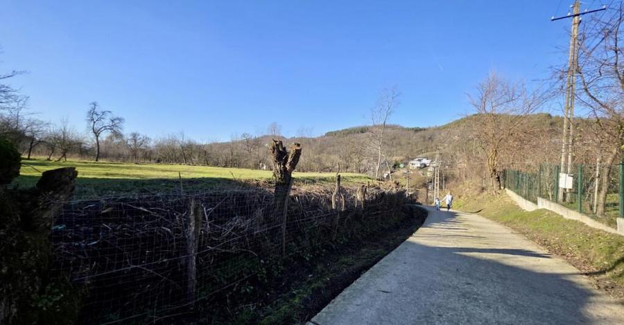 Teren 4.549 mp intravilan, la doar 8 minute de Valenii de M - 2